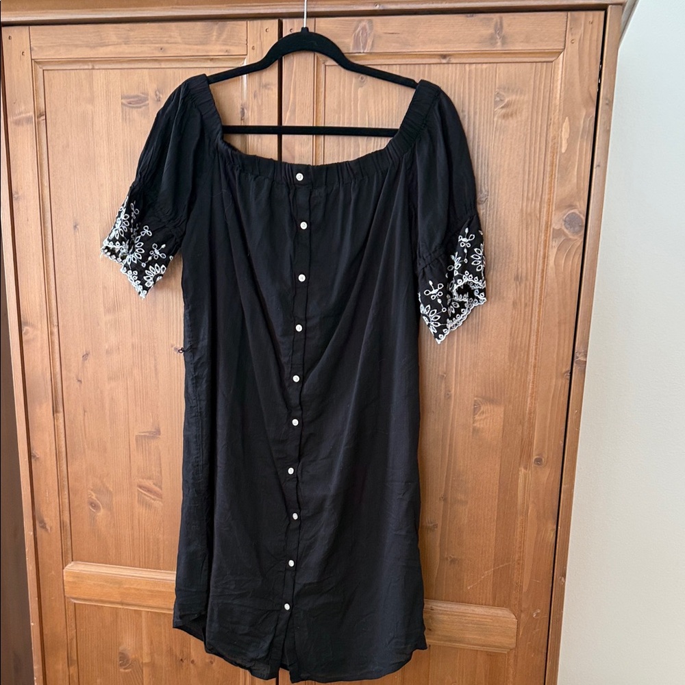 Old Navy Black dress with White Embroidery